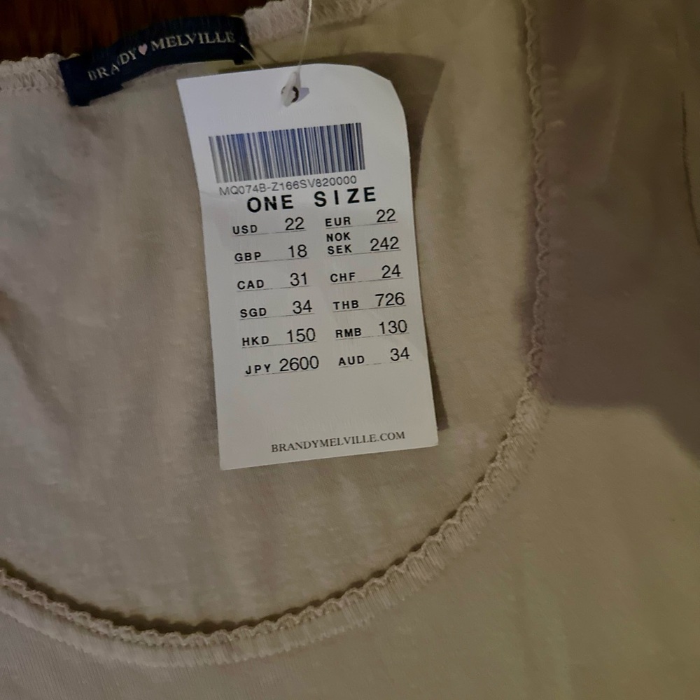 Brandy Melville NWT - S/S Tee - One Size